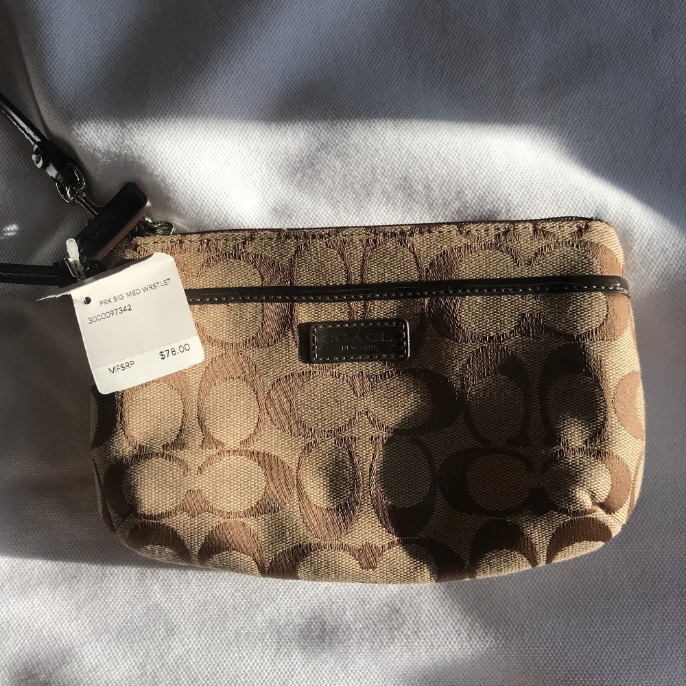 Authentic Coach Wristlet New With Tags - Picture 7 of 8